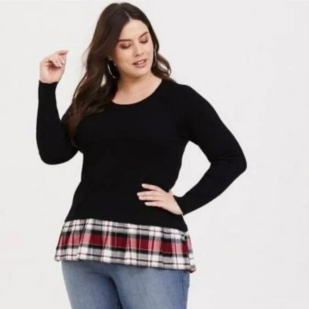 Torrid black long sleeved tunic with bottom plaid ruffle Size 3 (3X 22/24)